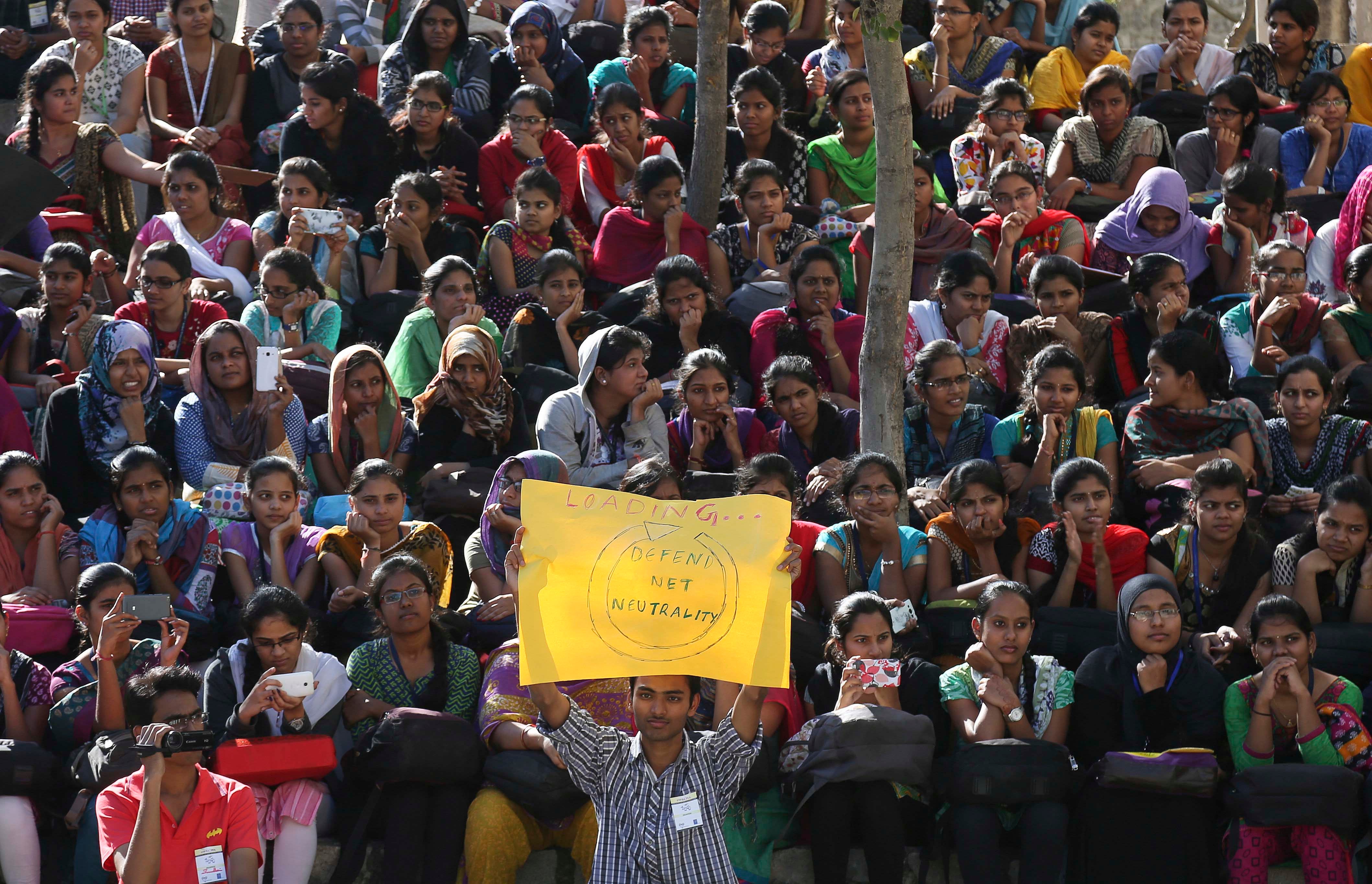 202009bhr_india_freebasicsprotest