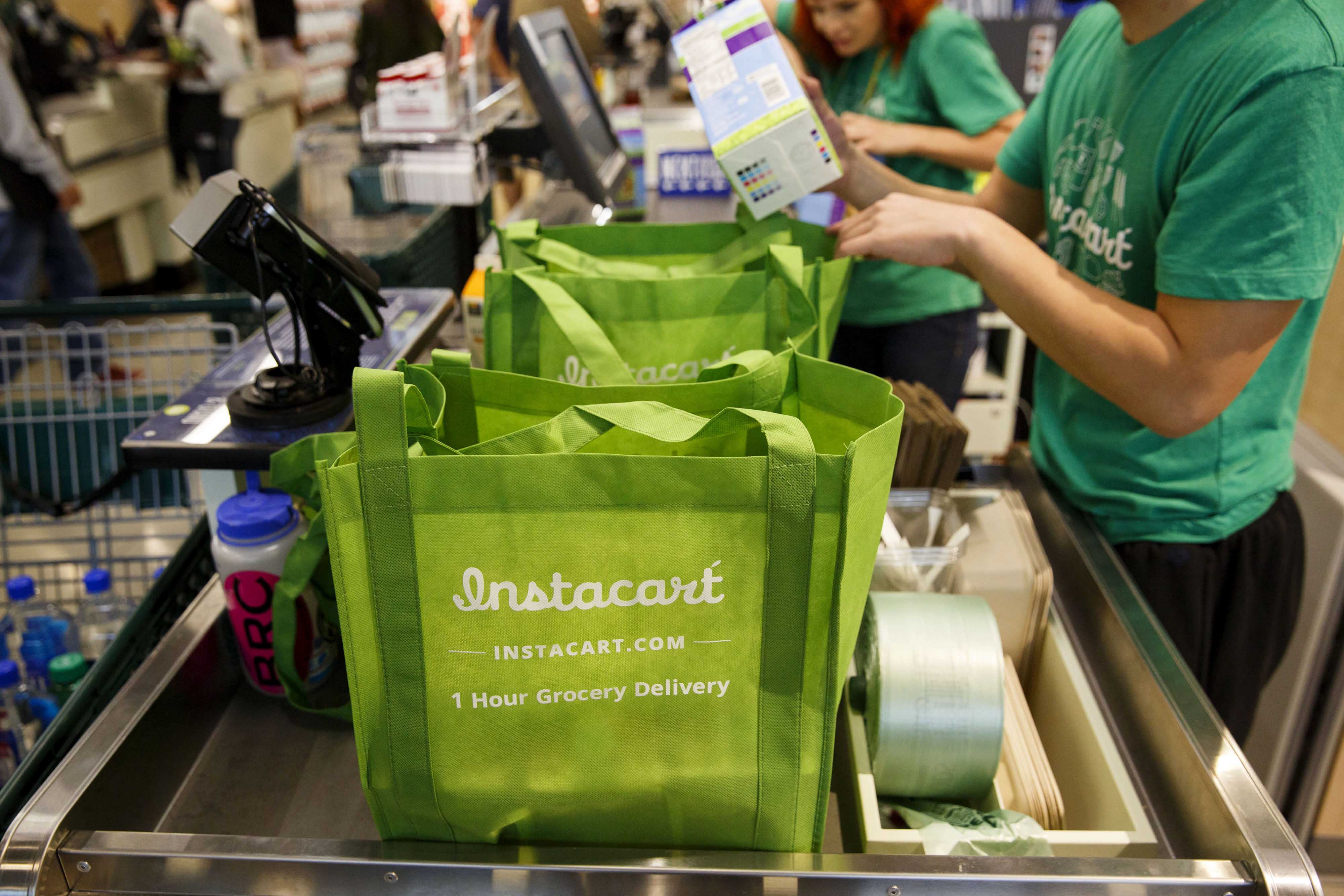 202011bhr_unitedstates_instacartworker