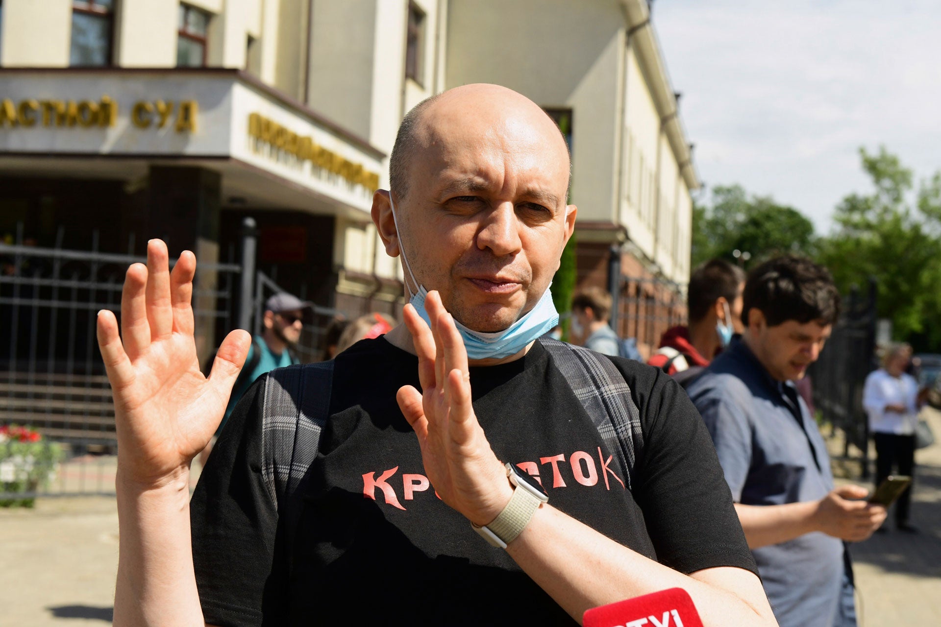The Editor-in-Chief of Mediazona, Sergey Smirnov, in front of Pskov Regional Court, after the trial of Russian journalist Svetlana Prokopyeva, Pskov, Russia, July 6 2020.