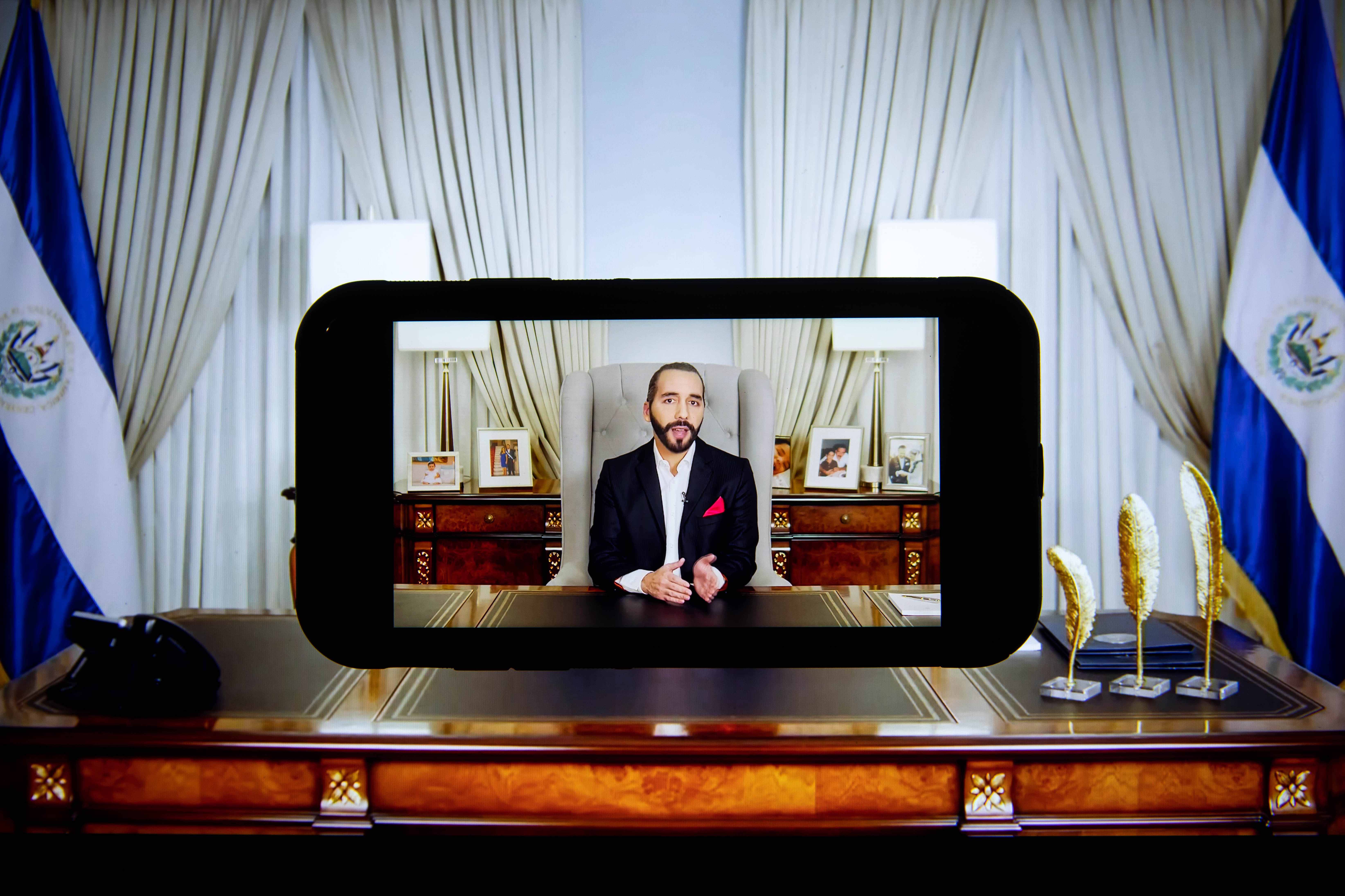 El presidente de El Salvador, Nayib Bukele, da un discurso en un video pregrabado durante la Asamblea General de las Naciones Unidas en Nueva York, Estados Unidos, a través de una transmisión en vivo el 23 de septiembre de 2021.