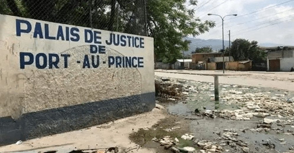 10 Jen pase a, yon gang ki rele "5 Segonn" te pran kontwòl Palè Jistis Pòtoprens la.