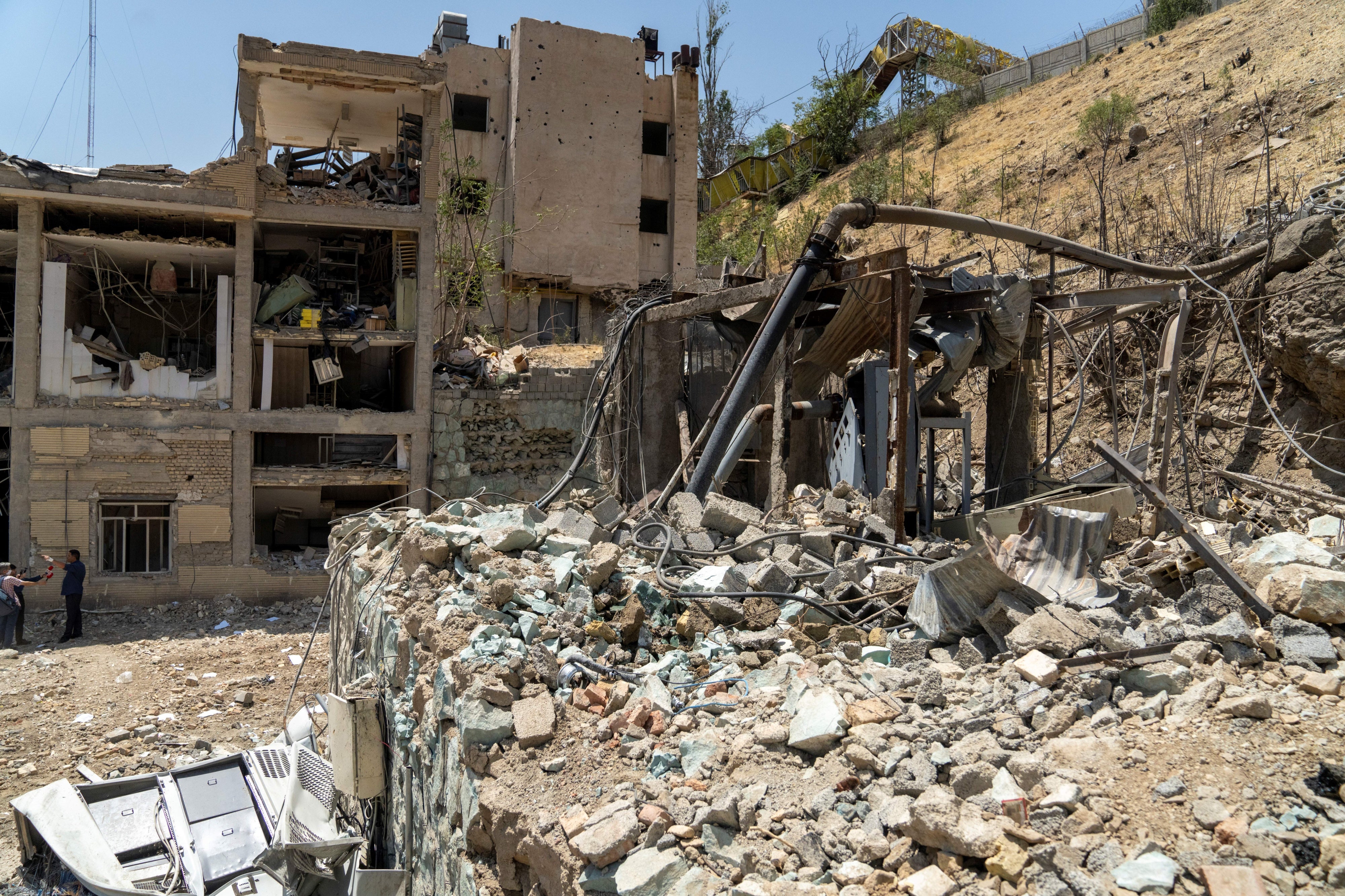 Außenansicht der zerstörten Gebäude im nördlichen Teil des Evin-Gefängnisses nach den israelischen Angriffen am 23. Juni 2025 in Teheran, Iran. Aufnahme vom 1. Juli 2025.