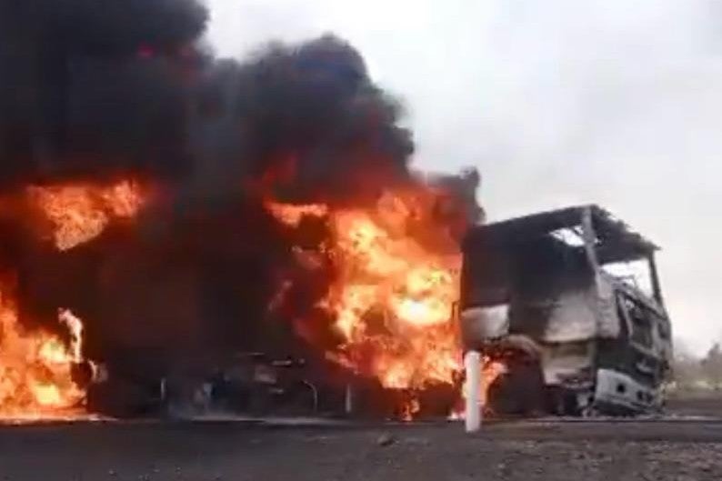 Un camion en feu