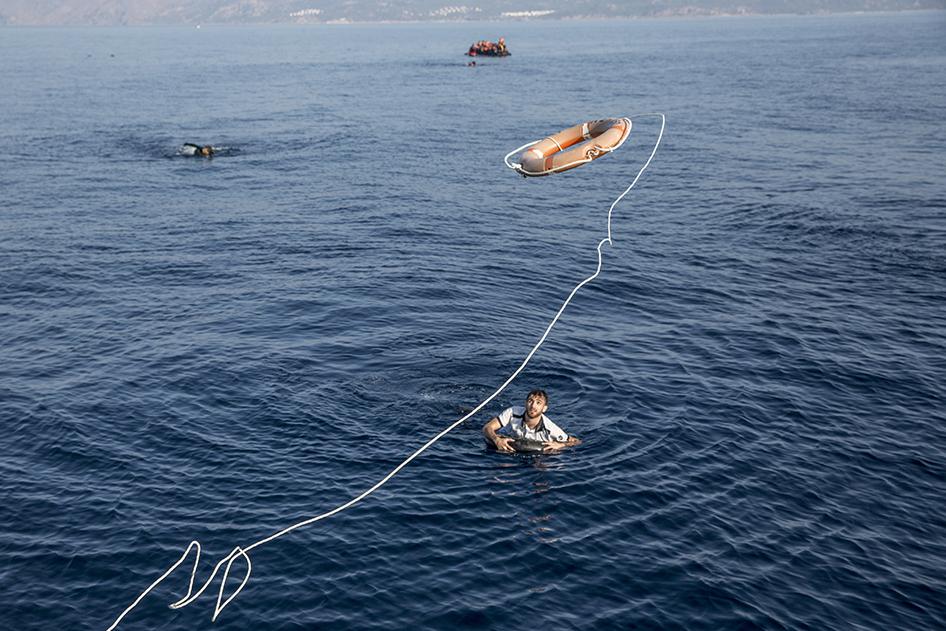 2015-eca-eu-refugees-save-2-FR