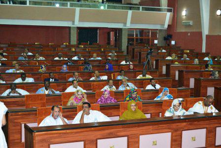 Les députés mauritaniens réunis lors d'une séance de l'Assemblée nationale à Nouakchott en Mauritanie. © 2017 Assemblée nationale mauritanienne