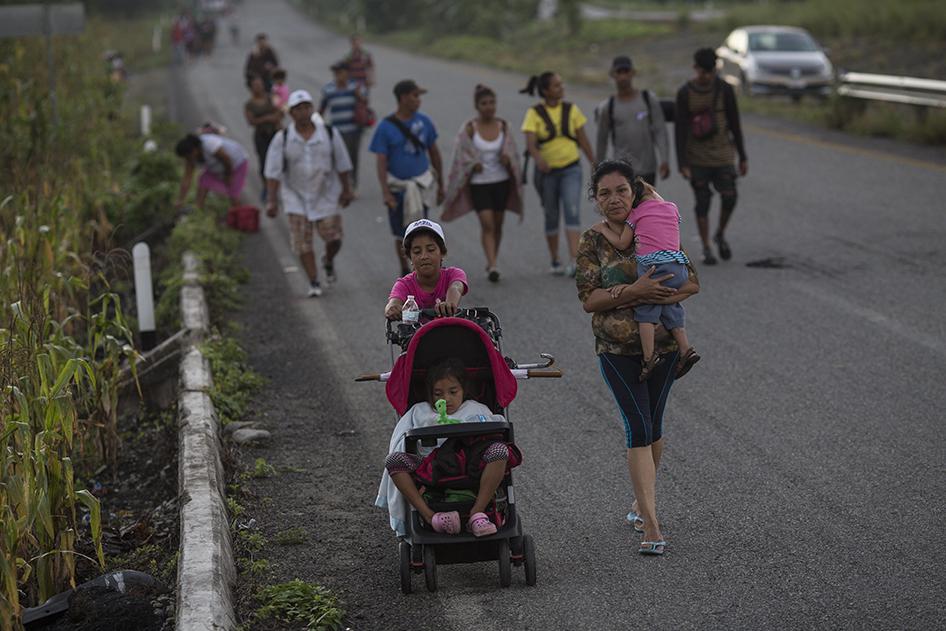 201810us_AsylumSeekers_MotherandChildren