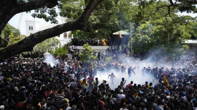 202207asia_srilanka_protesters
