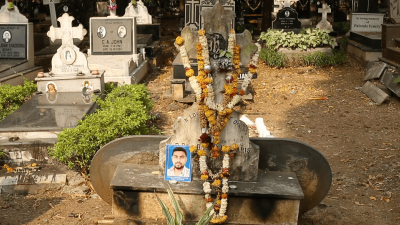 Agnelo's grave.