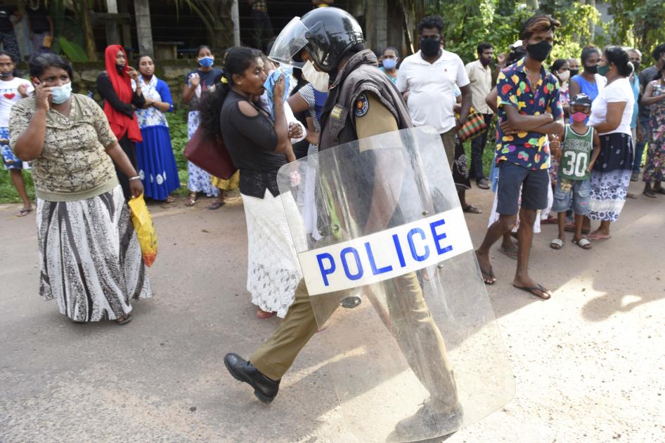 202108asia_sri_lanka_police