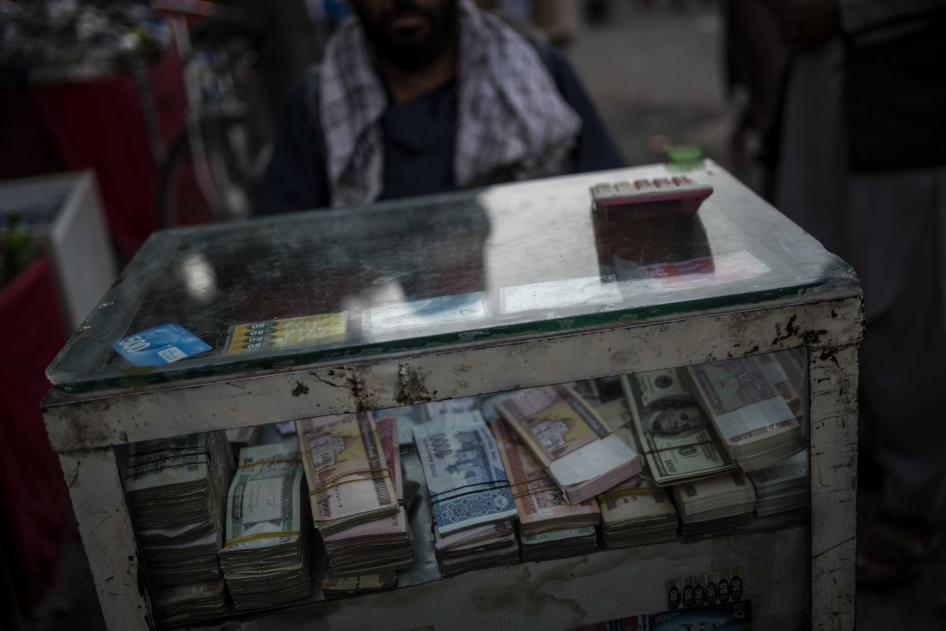 202110asia_afghanistan_money