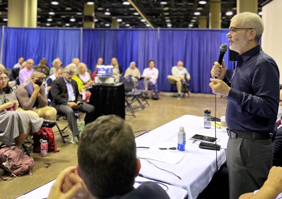 Le rabbin Brant Rosen s’exprimait lors d’un colloque du Parlement des religions du monde, une ONG dédiée au dialogue interconfessionnel, à Chicago (Illinois), aux États-Unis, le 16 août 2023.