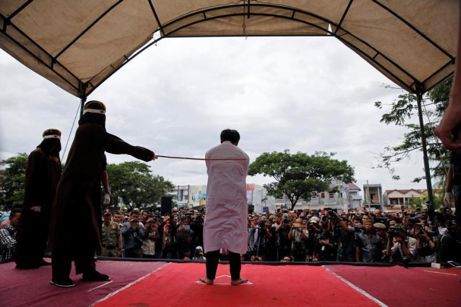 201707asia_indonesia_lgbt_caning