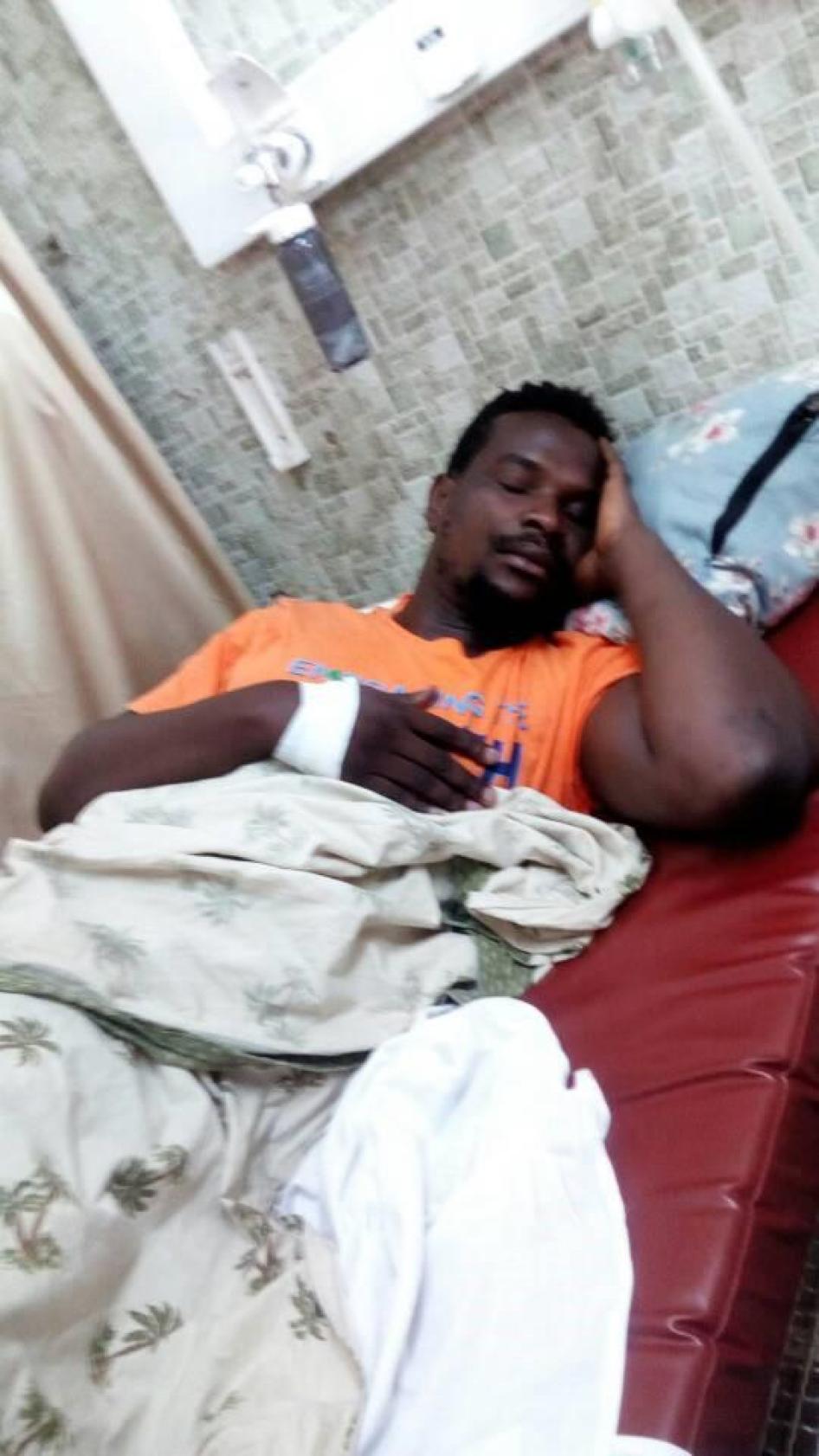 L'activiste Carbone Beni à la clinique Ngaliema à Kinshasa, République démocratique du Congo, le 1er mai 2018.