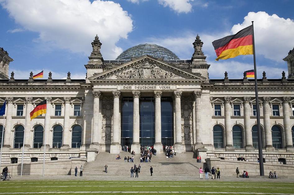 201903arms_germany_parliament_GER