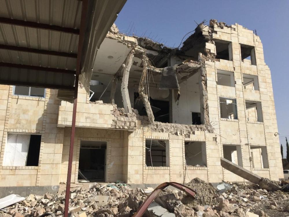 2016_AR_EME_Yemen_BombingBusinesses_11