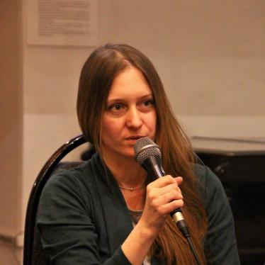 Светлана Прокопьева выступает на презентации книги в Москве.