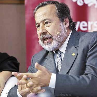Gustavo Gallón during the Forum "Transitional Justice in Colombia and the Role of the International Criminal Court" In Bogota, Colombia, May 13, 2015.