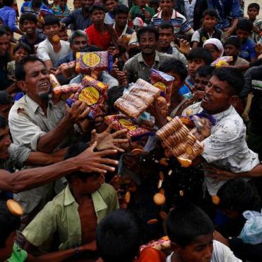201709Asia_Burma_Aid2