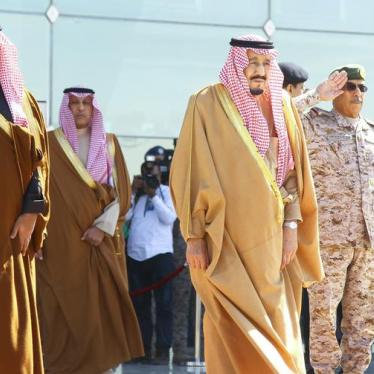الملك السعودي سلمان وولي العهد السعودي الأمير محمد بن سلمان يحضران حفل تخريج في الرياض، المملكة العربية السعودية، 25 يناير/كانون الثاني 2017. © 2017 رويترز